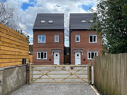 Brand New High Spec House with parking