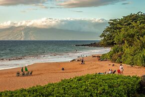 Polo Beach Club Two Bedrooms - Sleeps 6 by Coldwell Banker Island Vaca