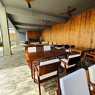 Mazarine Surf Suites