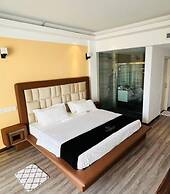 Mazarine Surf Suites
