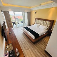 Mazarine Surf Suites