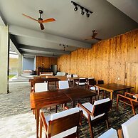 Mazarine Surf Suites