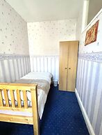 Lovely 3-bed House in Coventry Airbnb Property
