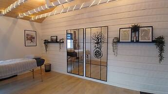 Tiny House With Amazing Lakeview, Spa & Yoga