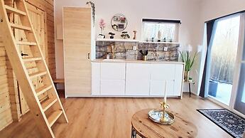 Loft-sleeps5-parking-spa-lakeviews-petfriendly