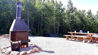Loft-sleeps5-parking-spa-lakeviews-petfriendly