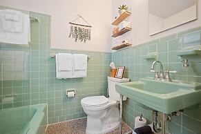 Modern Downtown Bungalow