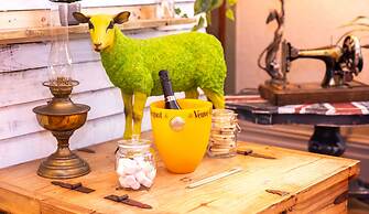 James' Place @ The Park