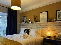 James' Place @ The Park