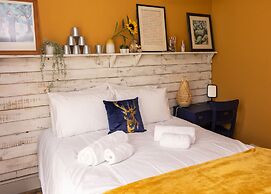 James' Place @ The Park