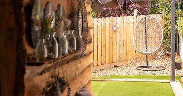 James' Place @ The Park