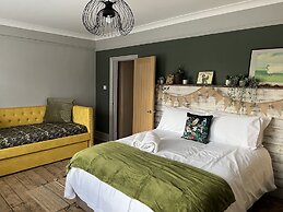 James' Place @ The Park