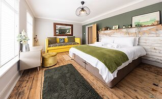 James' Place @ The Park