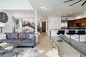 Hilton Pool Pass Included - Luxury Living