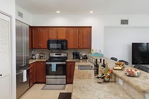 Hilton Pool Pass Included - Luxury Living