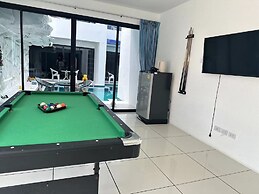 Mona Lisa pool villa