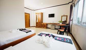 Sisombat Plaza Hotel