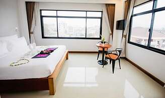 Sisombat Plaza Hotel