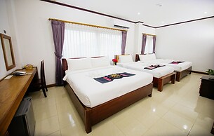 Sisombat Plaza Hotel