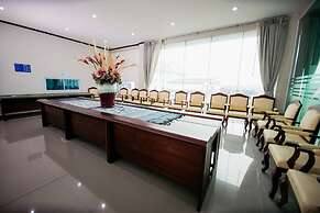 Sisombat Plaza Hotel