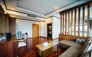Sisombat Plaza Hotel