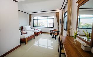 Sisombat Plaza Hotel