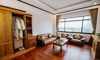 Sisombat Plaza Hotel
