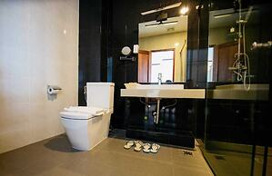 Sisombat Plaza Hotel