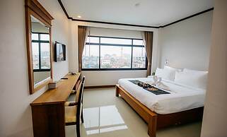 Sisombat Plaza Hotel