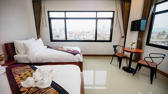 Sisombat Plaza Hotel