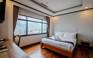 Sisombat Plaza Hotel