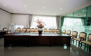 Sisombat Plaza Hotel
