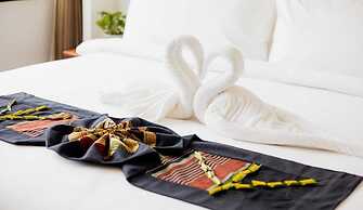 Sisombat Plaza Hotel