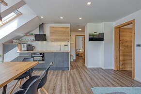 Homestead Metul Pool Suite 2