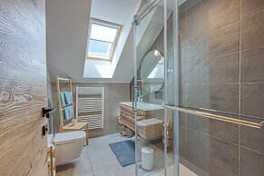 Homestead Metul Pool Suite 2