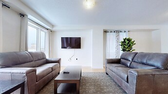 Modern 3-bedroom Oshawa Home