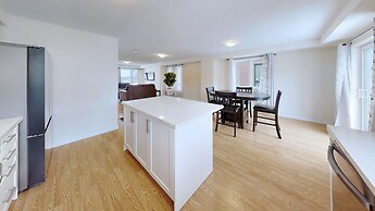 Modern 3-bedroom Oshawa Home