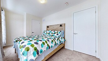 Modern 3-bedroom Oshawa Home