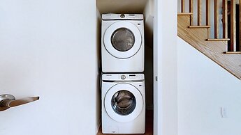 Modern 3-bedroom Oshawa Home