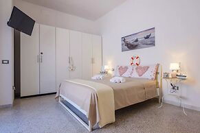 Emerald Residence Sleeps 12 With Sea View