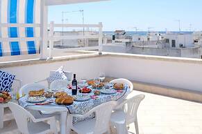 Emerald Residence Sleeps 12 With Sea View