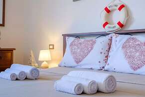 Emerald Residence Sleeps 12 With Sea View