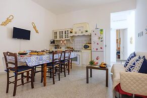 Emerald Residence Sleeps 12 With Sea View