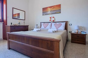 Emerald Residence Sleeps 12 With Sea View