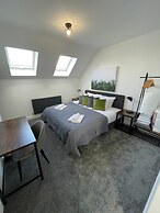 Brand New High Spec House with parking Wi-Fi (B) by HAFH