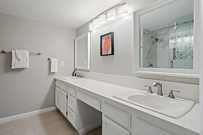 Big Island Holualoa Bay Villas by Coldwell Banker Island Vacations