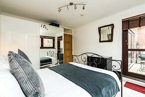 Luxury Islington Apartment with Balcony 