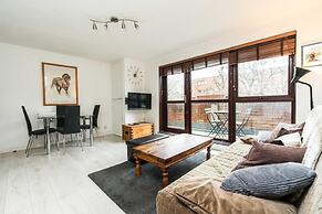 Luxury Islington Apartment with Balcony 