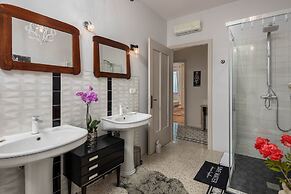 Villa Okra With Pool