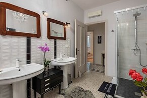 Villa Okra With Pool